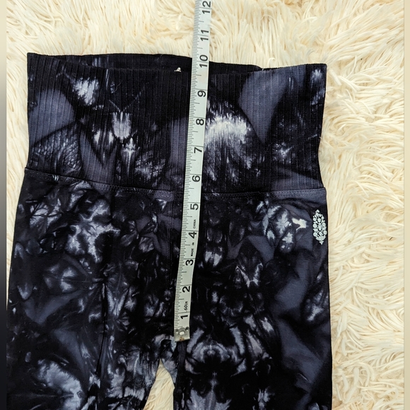 Free People Movement Good Karma Tie Dye Leggings - Picture 13 of 15